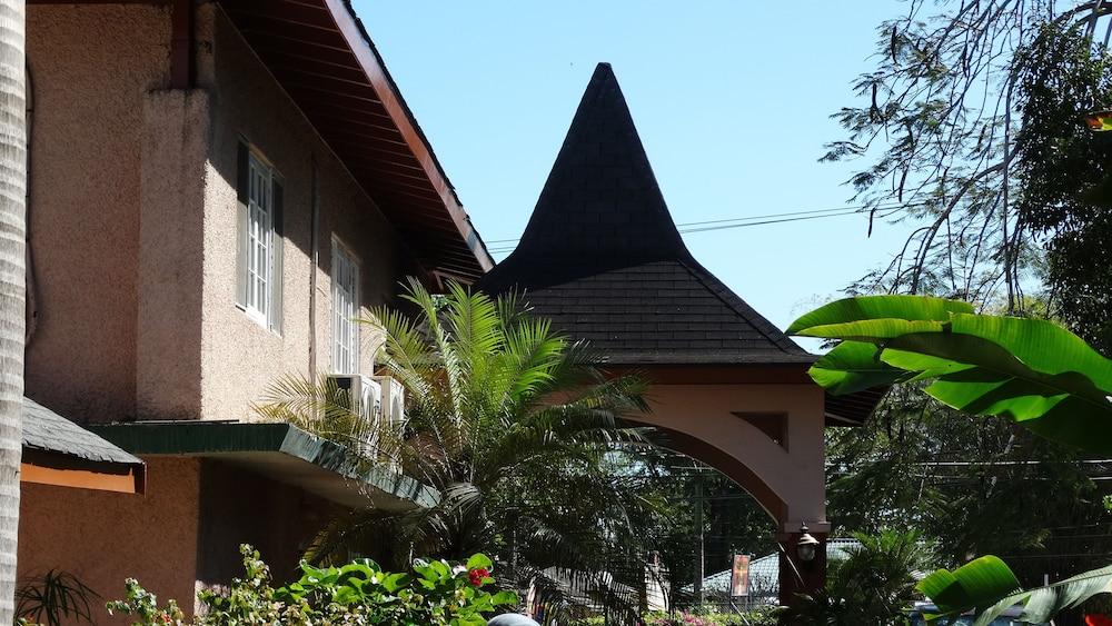 Bar-B-Barn Beach Hotel Negril Exterior foto