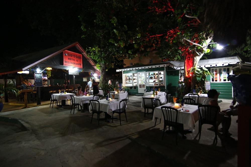 Bar-B-Barn Beach Hotel Negril Exterior foto