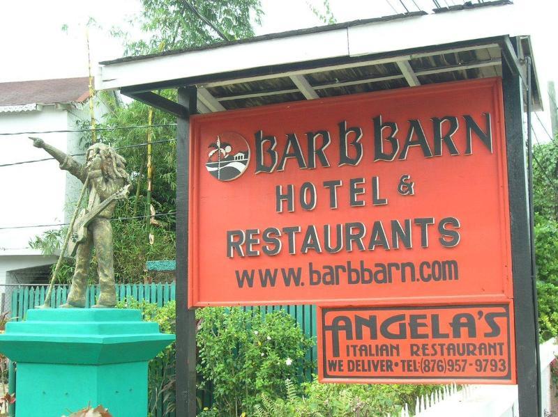Bar-B-Barn Beach Hotel Negril Exterior foto